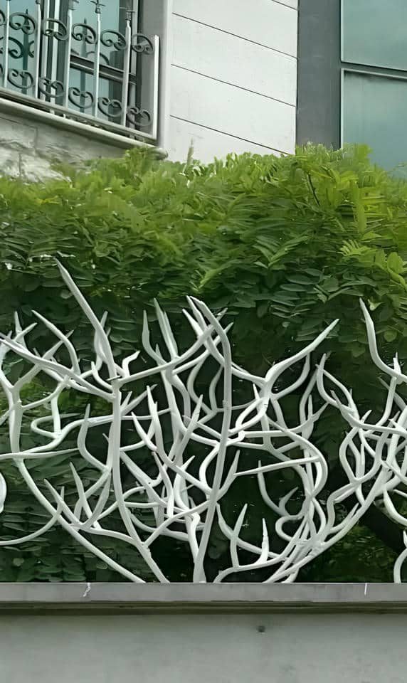 fence wall protection deer antler spear on e1754647656200